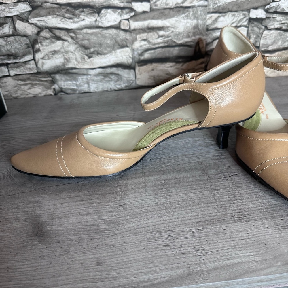Y2K Kenneth Cole Reaction Leather Pumps - Picture 3 of 7